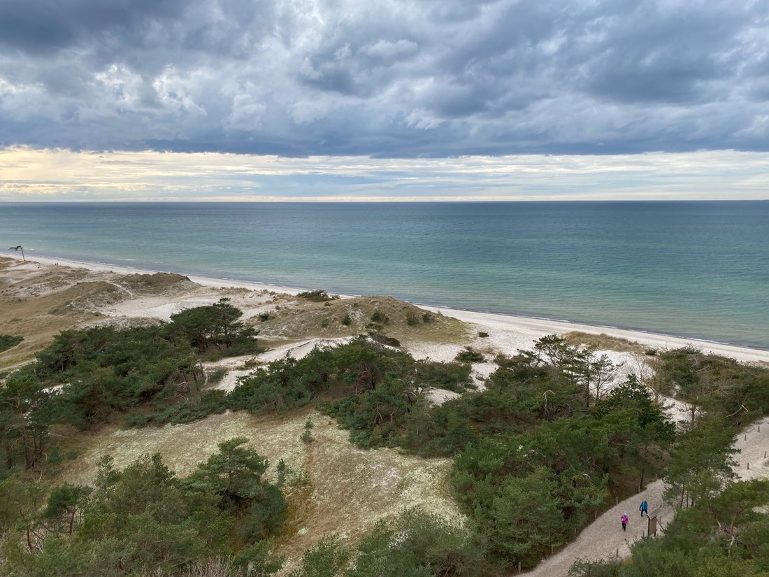 Weiter Blick über die Küste des Darß